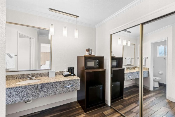 Best Western Garden Inn image 45