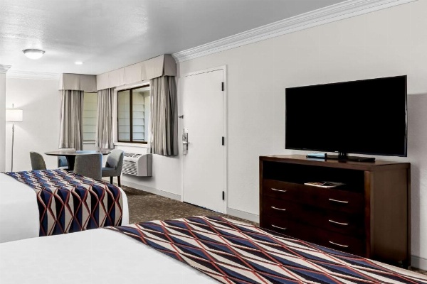 Best Western Garden Inn image 51